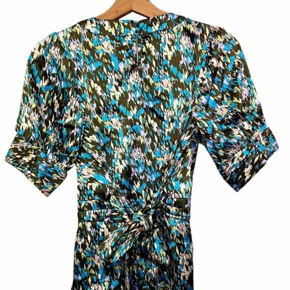 BCBGMAXAZRIA Satin Top Crew Neck Abstract Green Brown Short Sleeves Medium NWT - Picture 3 of 9